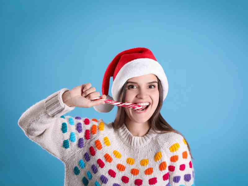 How to “Properly” Eat a Candy Cane (3 Common Ways)